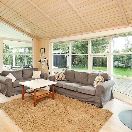 Three-bedroom Holiday In 1 * Asperup