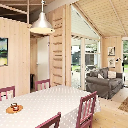 Three-bedroom Holiday In 1 Vakantiehuis Asperup